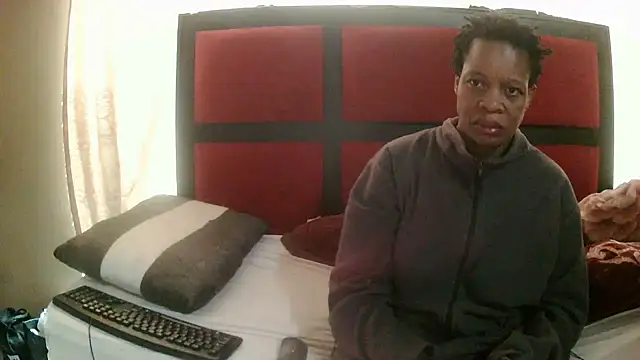 Snapshot of JoycyQueen chatting on 06-19-26, 11:16 JoycyQueen online show from 06-19-26, 11:16