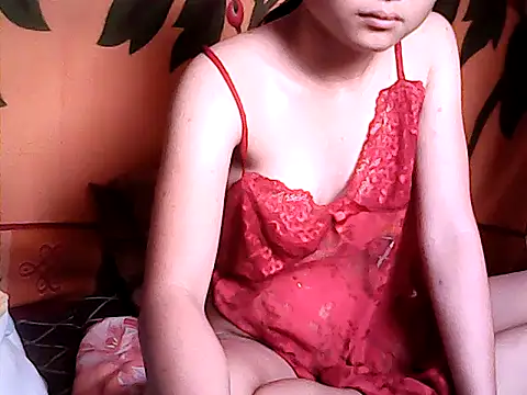 Snapshot of Yummy_Donna chatting on 05-23-26, 06:45 Yummy Donna online show from 05-23-26, 06:45