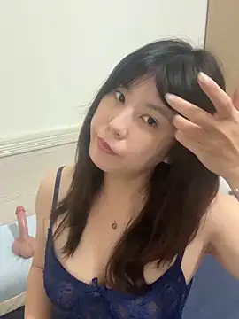 Snapshot of vivi131927 chatting on 05-06-26, 02:10 vivi131927 online show from 05-06-26, 02:10