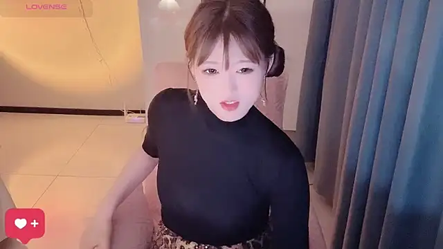 Snapshot of winnie-ww chatting on 05-15-26, 11:52 winnie-ww online show from 05-15-26, 11:52