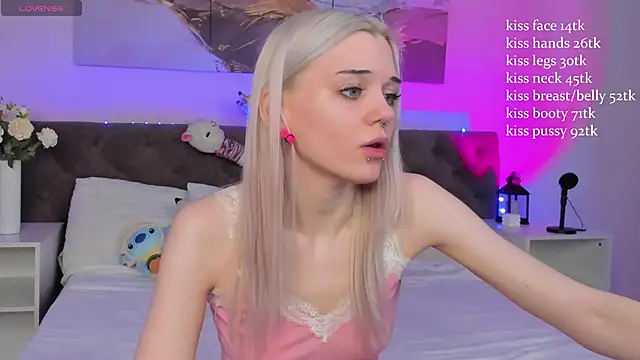 Mimi angels online show from 04-22-26, 01:12