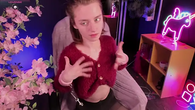 Pretty Victoria online show from 04-26-26, 10:56