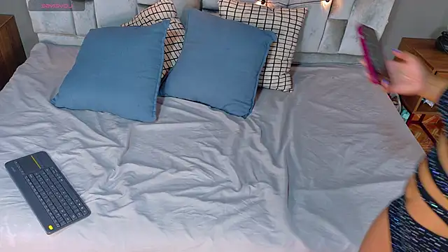 Meganlove   online show from 03-26-26, 02:54