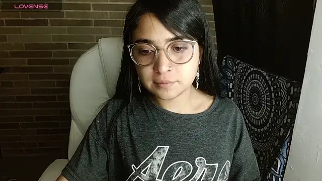 sweet-little online show from 04-09-26, 01:18