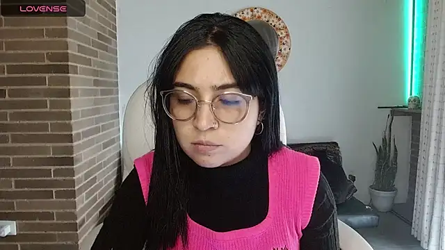sweet-little online show from 03-17-26, 08:34