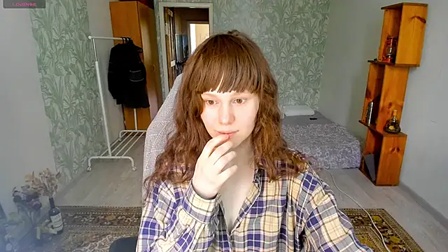 Snapshot of NikiCozy chatting on 06-28-26, 07:47 NikiCozy online show from 06-28-26, 07:47