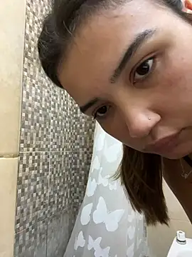 miicbebita online show from 04-17-26, 01:47