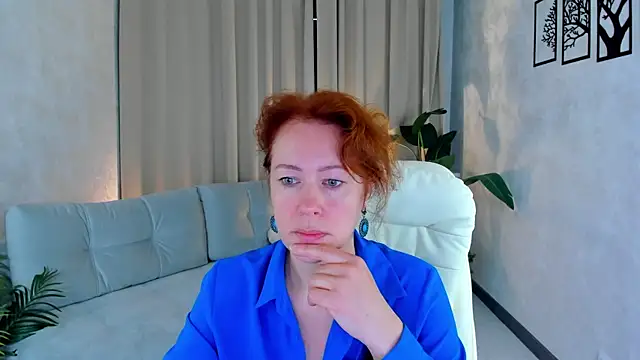 Snapshot of LeticiaRomano chatting on 05-27-26, 04:09 LeticiaRomano online show from 05-27-26, 04:09