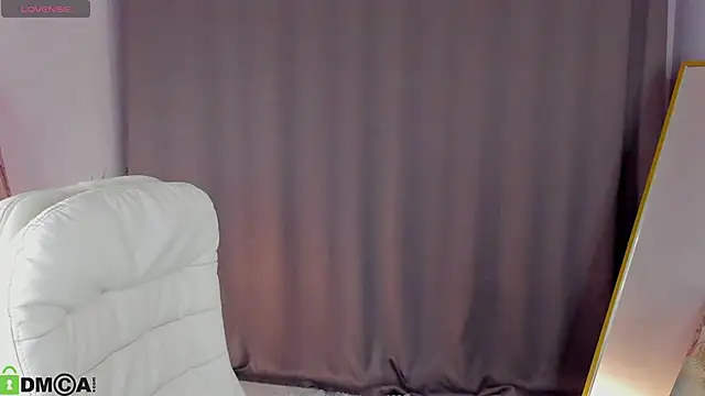 LeticiaRomano online show from 04-15-26, 04:07