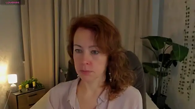 LeticiaRomano online show from 04-19-26, 03:51