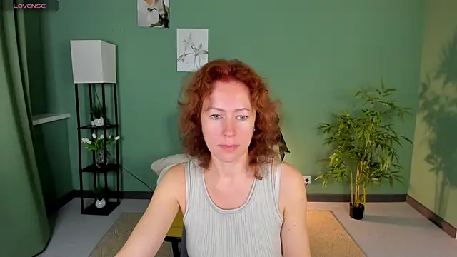 LeticiaRomano online show from 06-19-26, 04:07