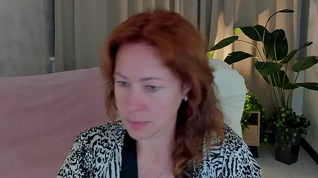 Snapshot of LeticiaRomano chatting on 05-18-26, 04:07 LeticiaRomano online show from 05-18-26, 04:07