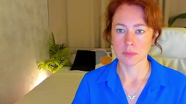 Snapshot of LeticiaRomano chatting on 06-10-26, 03:52 LeticiaRomano online show from 06-10-26, 03:52