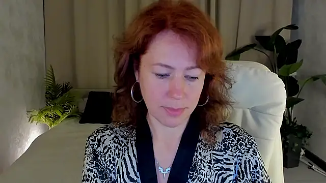 Snapshot of LeticiaRomano chatting on 06-08-26, 04:02 LeticiaRomano online show from 06-08-26, 04:02