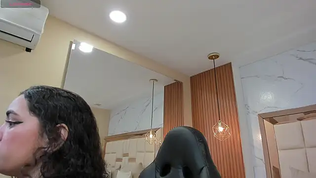 Snapshot of luna_veega chatting on 05-28-26, 04:46 luna veega online show from 05-28-26, 04:46