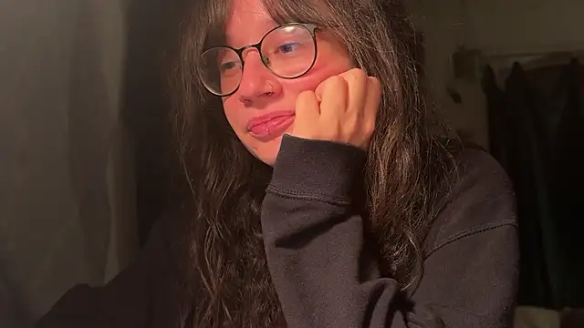 Snapshot of nyxo_ chatting on 03-25-26, 10:19 nyxo online show from 03-25-26, 10:19