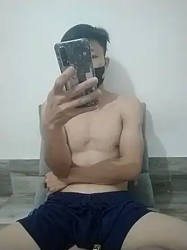 Snapshot of BigShot-Boy chatting on 05-04-26, 03:37 BigShot-Boy online show from 05-04-26, 03:37