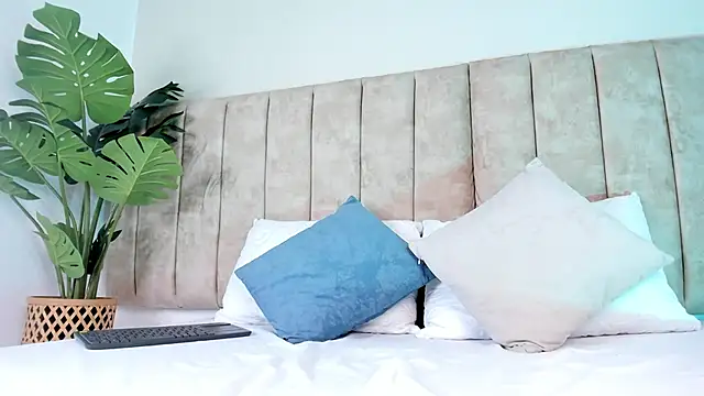 AgathaSavage online show from 04-24-26, 03:08