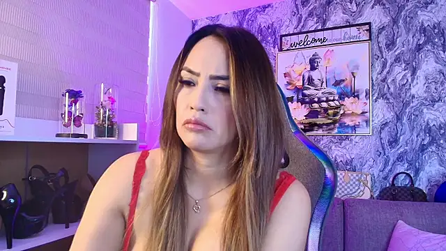 Snapshot of Katalina_Alvarezz chatting on 04-20-26, 03:57 Katalina Alvarezz online show from 04-20-26, 03:57