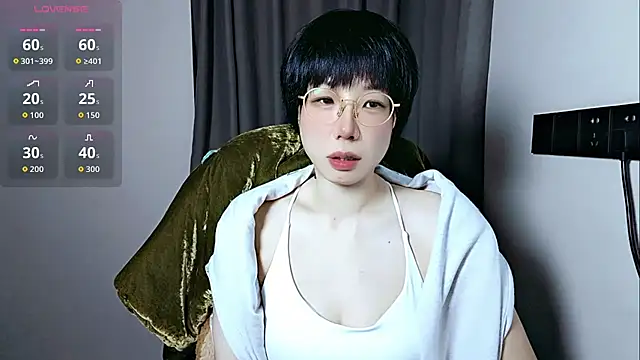 lin lin 520 520 online show from 05-06-26, 04:00