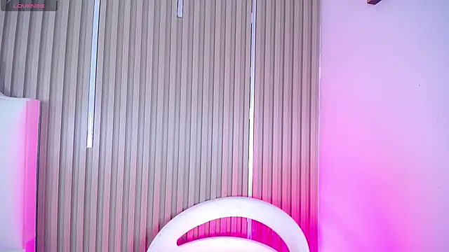 ZafiroCat online show from 04-15-26, 04:51