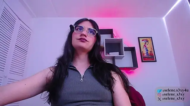 selene cutie online show from 04-22-26, 06:36