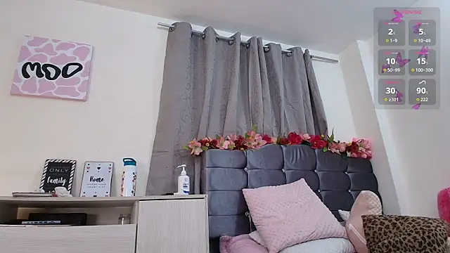 Snapshot of Isabella_Roses_ chatting on 07-17-26, 11:46 Isabella Roses online show from 07-17-26, 11:46