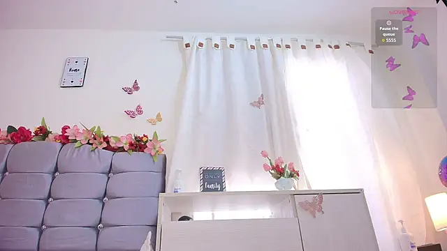 Isabella Roses  online show from 04-13-26, 09:19
