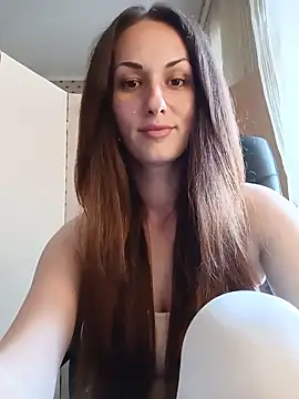LunaCrystall online show from 06-11-26, 04:04