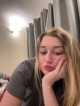 Snapshot of Ameliaxoxoo chatting on 04-07-26, 04:58 Ameliaxoxoo online show from 04-07-26, 04:58