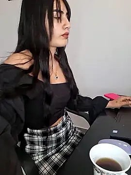 ZoeKatzz online show from 03-18-26, 12:30