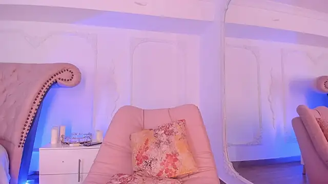 LucianaBlanco  online show from 05-05-26, 08:34