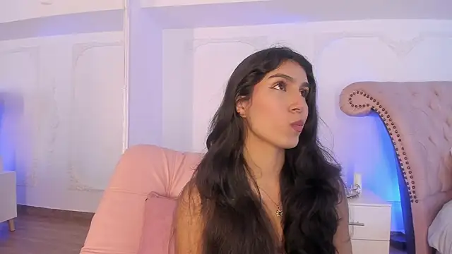 LucianaBlanco  online show from 06-25-26, 08:36