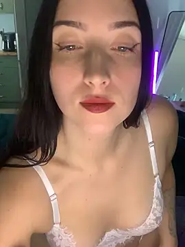 Snapshot of BADFOXXXY chatting on 03-22-26, 09:55 BADFOXXXY online show from 03-22-26, 09:55