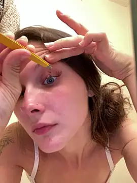urfavgamergurl online show from 07-28-26, 09:03