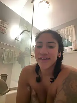 Snapshot of LatinaLoka chatting on 04-04-26, 01:34 LatinaLoka online show from 04-04-26, 01:34
