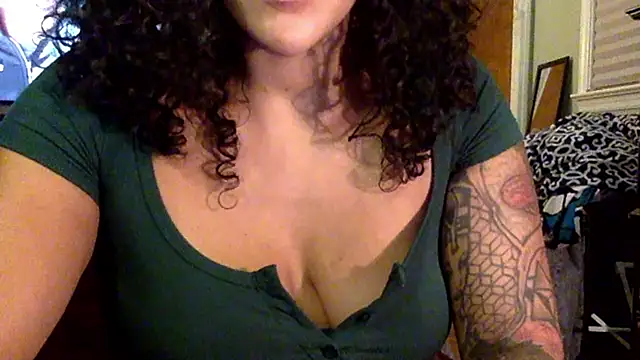 Snapshot of LatinaLoka chatting on 03-29-26, 02:35 LatinaLoka online show from 03-29-26, 02:35