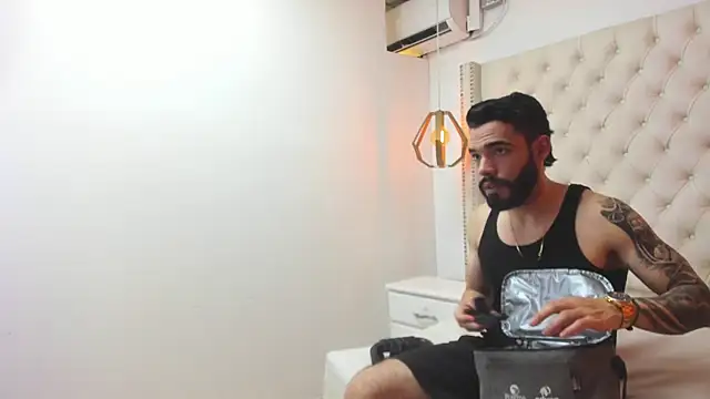 JEAN LEWIS2 online show from 04-23-26, 08:32