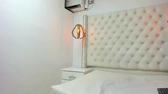 JEAN LEWIS2 online show from 04-22-26, 07:20