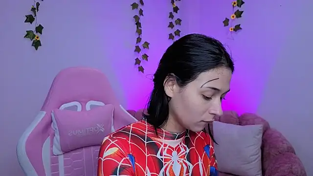 Snapshot of miss__madison chatting on 03-18-26, 07:48 miss madison online show from 03-18-26, 07:48
