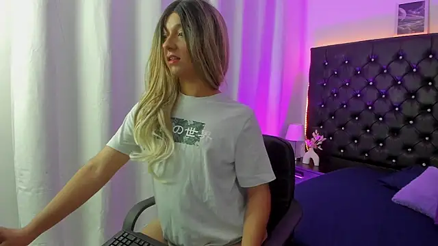 BellaRoge online show from 03-24-26, 05:40