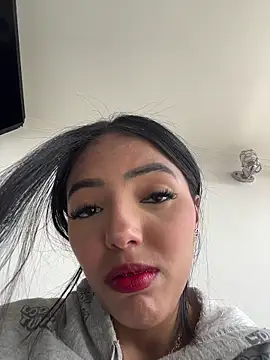 sylphiee  online show from 04-01-26, 04:04