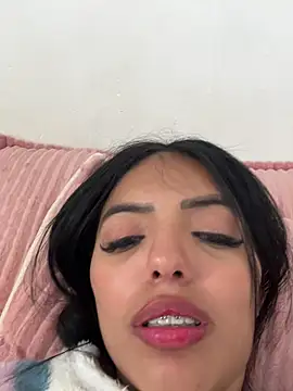 sylphiee  online show from 03-12-26, 02:43