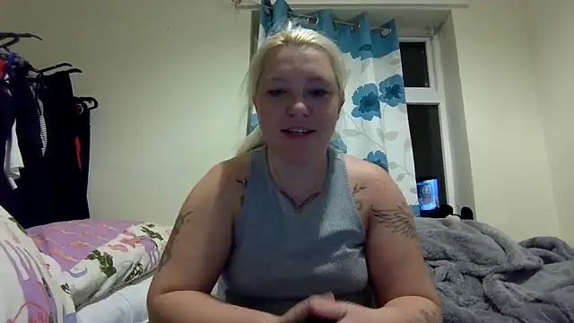 sweetiesophiaxo online show from 03-26-26, 10:40