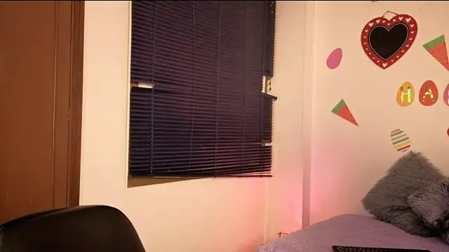 PaulaCutexs online show from 04-30-26, 03:46