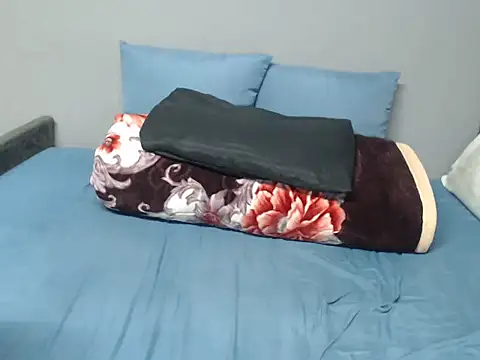 Bustydiva83 online show from 06-19-26, 03:45