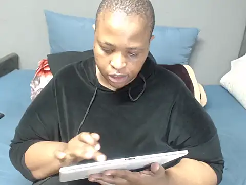 Bustydiva83 online show from 06-25-26, 12:54