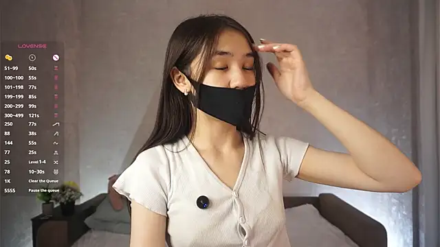 CherrylLlams online show from 04-12-26, 05:49