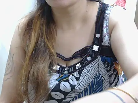spicy Zara online show from 05-16-26, 10:03