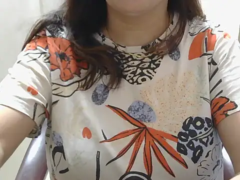 spicy Zara online show from 06-30-26, 12:16